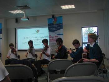 Welcome and opening introduction with real Irish music